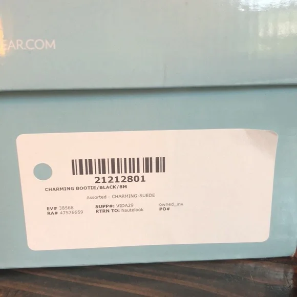 Seychelles charming ankle bootie in black suede - Picture 13 of 13